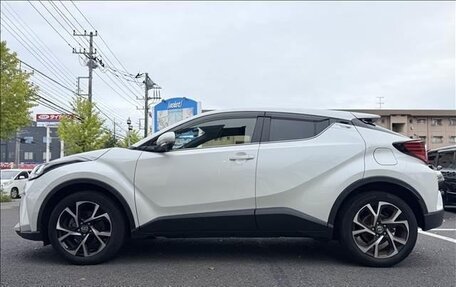Toyota C-HR I рестайлинг, 2023 год, 1 390 000 рублей, 4 фотография