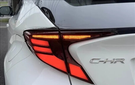 Toyota C-HR I рестайлинг, 2023 год, 1 390 000 рублей, 18 фотография