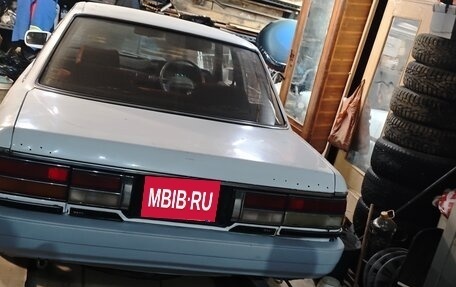 Toyota Vista, 1986 год, 250 000 рублей, 1 фотография