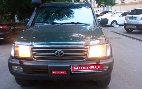 Toyota Land Cruiser 100 рестайлинг 2, 2005 год, 2 800 000 рублей, 1 фотография