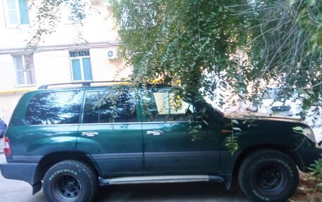 Toyota Land Cruiser 100 рестайлинг 2, 2005 год, 2 800 000 рублей, 2 фотография
