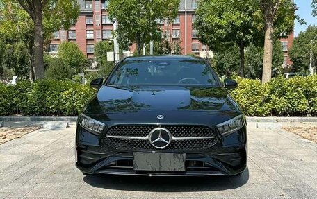 Mercedes-Benz A-Класс, 2023 год, 1 900 000 рублей, 2 фотография