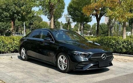 Mercedes-Benz A-Класс, 2023 год, 1 900 000 рублей, 3 фотография