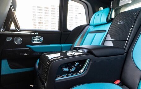 Rolls-Royce Cullinan, 2025 год, 59 990 000 рублей, 16 фотография