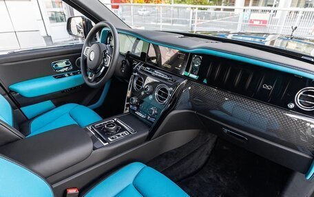 Rolls-Royce Cullinan, 2025 год, 59 990 000 рублей, 22 фотография