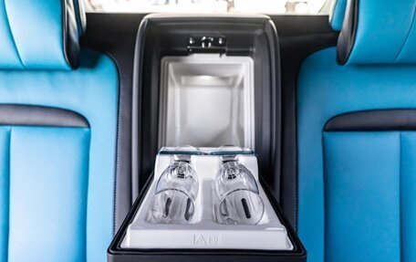 Rolls-Royce Cullinan, 2025 год, 59 990 000 рублей, 34 фотография