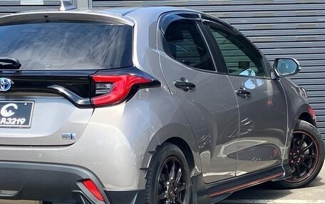 Toyota Yaris, 2023 год, 1 180 000 рублей, 7 фотография