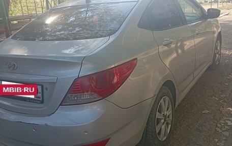 Hyundai Solaris II рестайлинг, 2011 год, 500 000 рублей, 2 фотография