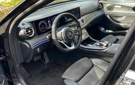 Mercedes-Benz E-Класс, 2018 год, 2 400 000 рублей, 9 фотография