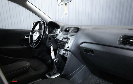 Volkswagen Polo VI (EU Market), 2016 год, 1 030 000 рублей, 17 фотография