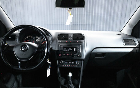Volkswagen Polo VI (EU Market), 2016 год, 1 030 000 рублей, 14 фотография