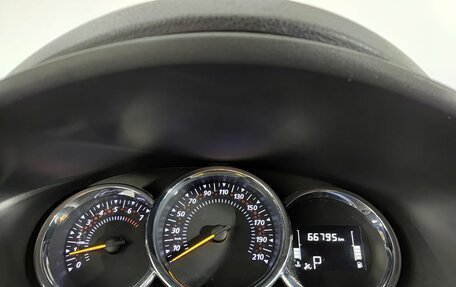 Renault Logan II, 2019 год, 1 350 000 рублей, 16 фотография