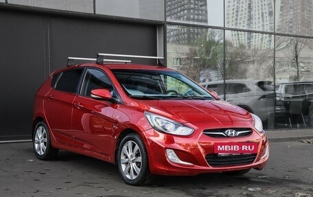 Hyundai Solaris II рестайлинг, 2012 год, 800 000 рублей, 3 фотография