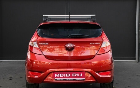 Hyundai Solaris II рестайлинг, 2012 год, 800 000 рублей, 5 фотография