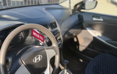 Hyundai Solaris II рестайлинг, 2011 год, 790 000 рублей, 4 фотография