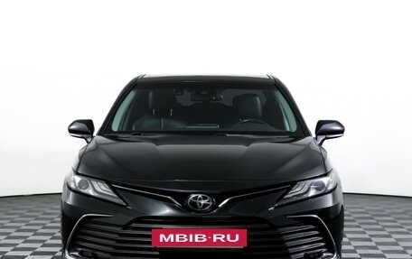 Toyota Camry, 2022 год, 3 450 000 рублей, 2 фотография