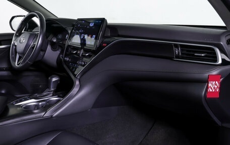 Toyota Camry, 2022 год, 3 450 000 рублей, 10 фотография