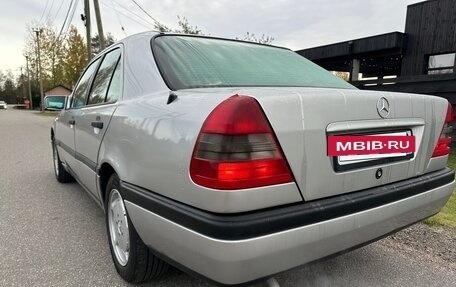 Mercedes-Benz C-Класс, 1995 год, 490 000 рублей, 4 фотография