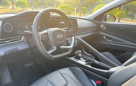 Hyundai Elantra, 2023 год, 1 270 000 рублей, 8 фотография