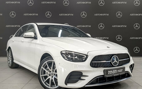 Mercedes-Benz E-Класс, 2022 год, 4 950 000 рублей, 3 фотография