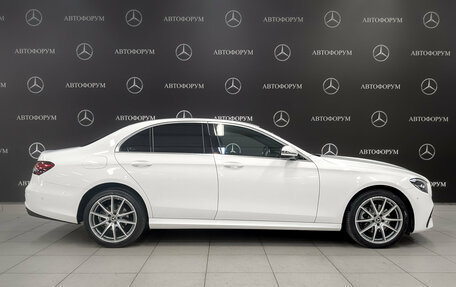 Mercedes-Benz E-Класс, 2022 год, 4 950 000 рублей, 4 фотография