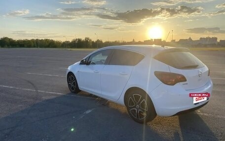 Opel Astra J, 2011 год, 730 000 рублей, 4 фотография