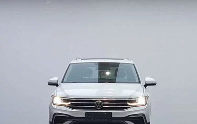 Volkswagen Tiguan II, 2023 год, 2 080 000 рублей, 1 фотография