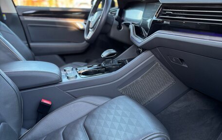 Volkswagen Touareg III, 2020 год, 5 250 000 рублей, 28 фотография