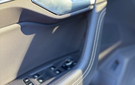 Volkswagen Touareg III, 2020 год, 5 250 000 рублей, 19 фотография