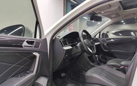 Volkswagen Tiguan II, 2023 год, 2 080 000 рублей, 10 фотография