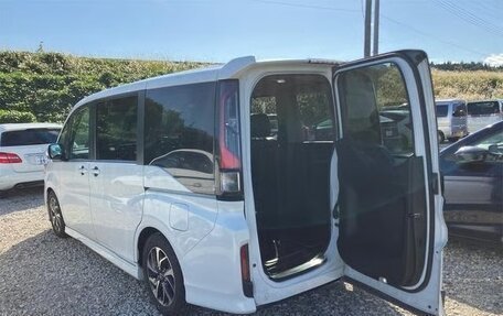 Honda Stepwgn IV, 2021 год, 1 980 000 рублей, 6 фотография