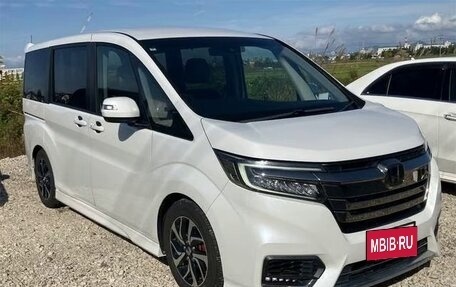 Honda Stepwgn IV, 2021 год, 1 980 000 рублей, 3 фотография