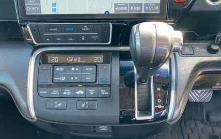 Honda Stepwgn IV, 2021 год, 1 980 000 рублей, 15 фотография