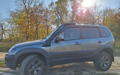 Chevrolet Niva I рестайлинг, 2018 год, 800 000 рублей, 4 фотография
