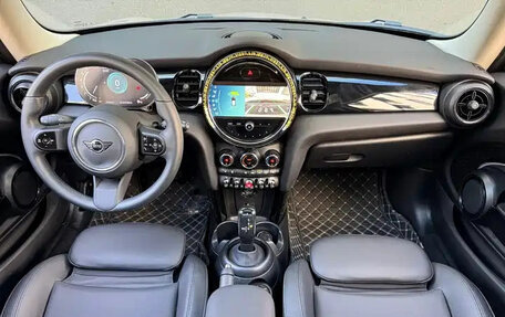 MINI Clubman, 2023 год, 2 150 999 рублей, 12 фотография