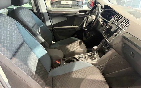 Volkswagen Tiguan II, 2020 год, 2 650 000 рублей, 17 фотография