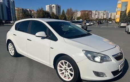 Opel Astra J, 2012 год, 650 000 рублей, 2 фотография