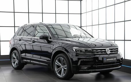Volkswagen Tiguan II, 2019 год, 3 090 000 рублей, 3 фотография