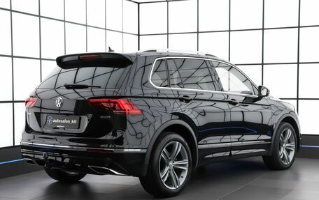 Volkswagen Tiguan II, 2019 год, 3 090 000 рублей, 4 фотография