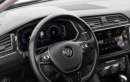 Volkswagen Tiguan II, 2019 год, 3 090 000 рублей, 11 фотография