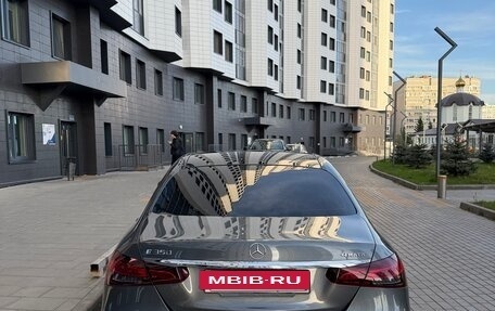 Mercedes-Benz E-Класс, 2022 год, 4 900 000 рублей, 4 фотография
