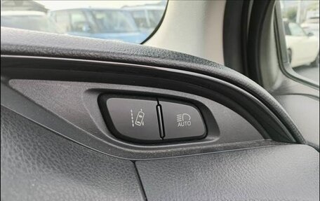 Toyota Vitz, 2020 год, 935 000 рублей, 16 фотография