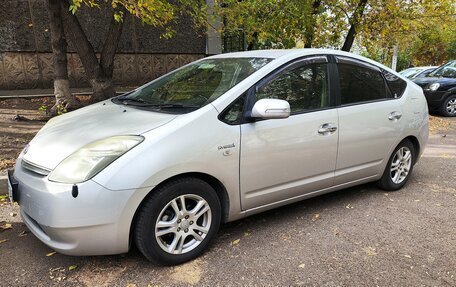 Toyota Prius, 2008 год, 675 500 рублей, 2 фотография
