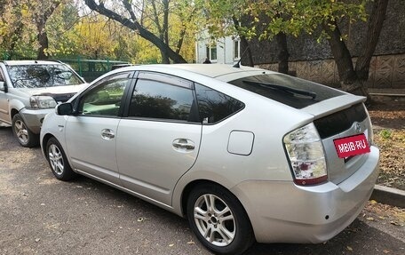 Toyota Prius, 2008 год, 675 500 рублей, 3 фотография