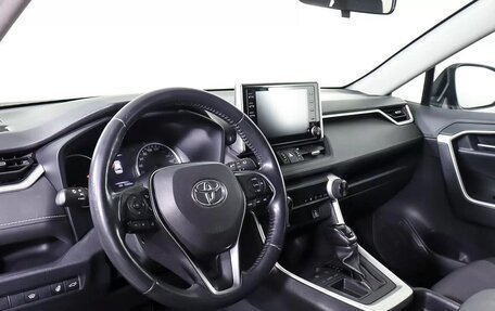 Toyota RAV4, 2019 год, 2 700 000 рублей, 6 фотография