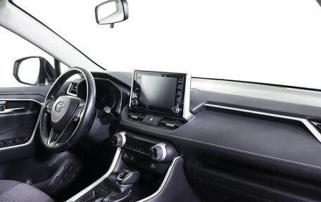 Toyota RAV4, 2019 год, 2 700 000 рублей, 9 фотография