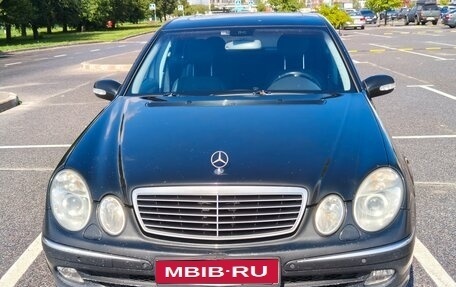 Mercedes-Benz E-Класс, 2004 год, 565 000 рублей, 1 фотография
