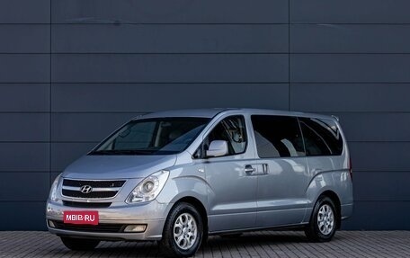 Hyundai Grand Starex Grand Starex I рестайлинг 2, 2012 год, 1 995 000 рублей, 1 фотография