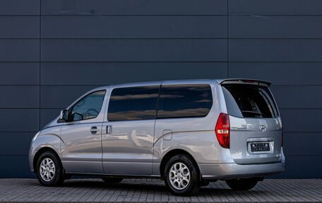 Hyundai Grand Starex Grand Starex I рестайлинг 2, 2012 год, 1 995 000 рублей, 4 фотография