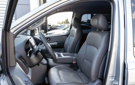 Hyundai Grand Starex Grand Starex I рестайлинг 2, 2012 год, 1 995 000 рублей, 13 фотография